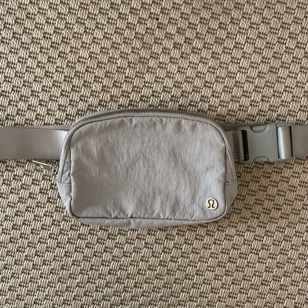 NEW Lululemon Danny pack/ belt bag